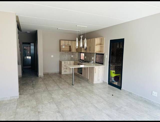 3 BEDROOM TOWNHOUSE FOR SALE IN DIE HEUWEL